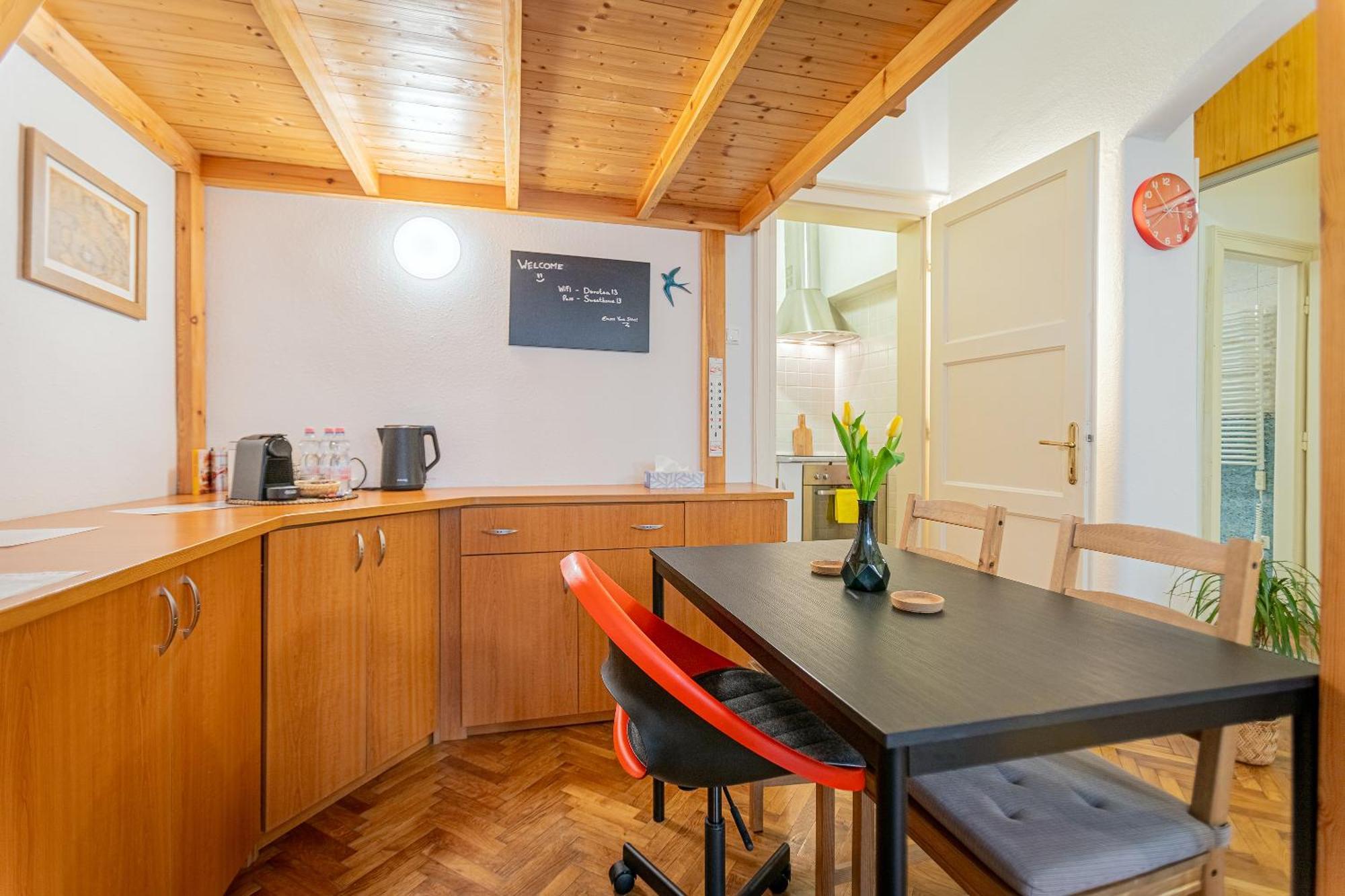 Dorotea - Cosy Home In The Heart Of Будапеща Екстериор снимка